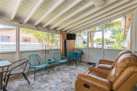 Casa en venta en Hialeah, Florida, 4 dormitorios, 146.04 m2 № 2007055 - foto 29