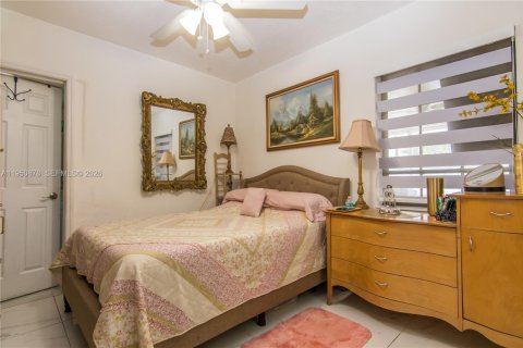 Casa en venta en Hialeah, Florida, 4 dormitorios, 146.04 m2 № 2007055 - foto 22