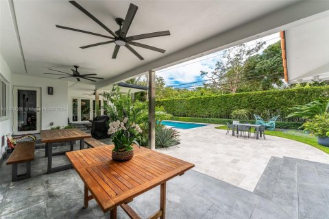 Villa ou maison à vendre à Miami, Floride: 4 chambres, 269.79 m2 № 1753119 - photo 18