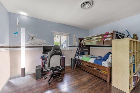 Villa ou maison à vendre à Miami, Floride: 4 chambres, 269.79 m2 № 1753119 - photo 15