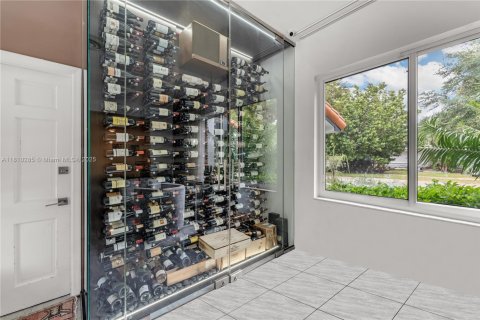 Villa ou maison à vendre à Miami, Floride: 4 chambres, 269.79 m2 № 1753119 - photo 7
