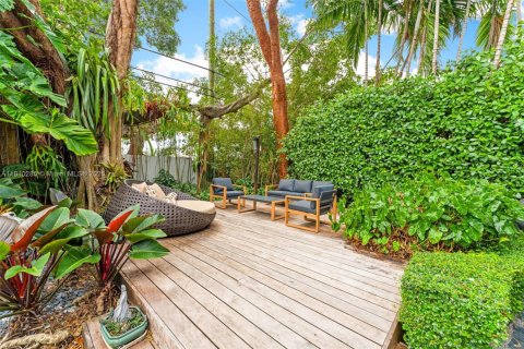 Villa ou maison à vendre à Miami, Floride: 4 chambres, 269.79 m2 № 1753119 - photo 22