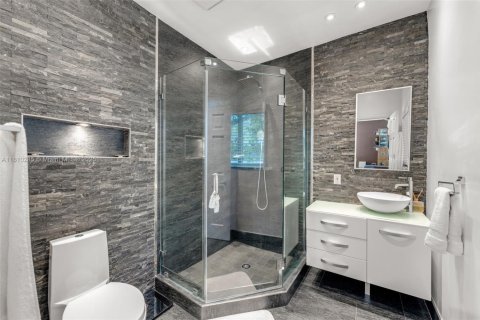 Villa ou maison à vendre à Miami, Floride: 4 chambres, 269.79 m2 № 1753119 - photo 12