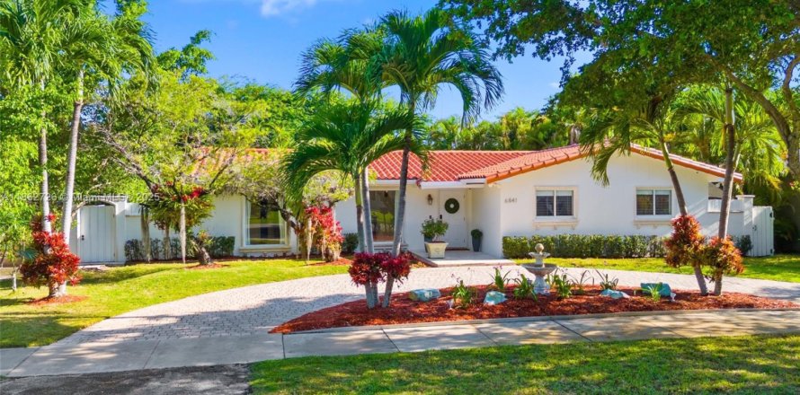 Villa ou maison à Miami, Floride 3 chambres, 203.73 m2 № 1890091