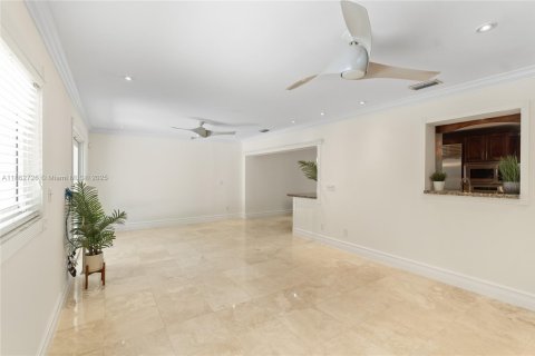 Villa ou maison à vendre à Miami, Floride: 3 chambres, 203.73 m2 № 1890091 - photo 12