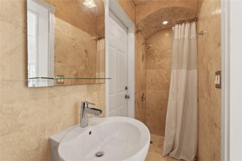 Villa ou maison à vendre à Miami, Floride: 3 chambres, 203.73 m2 № 1890091 - photo 29