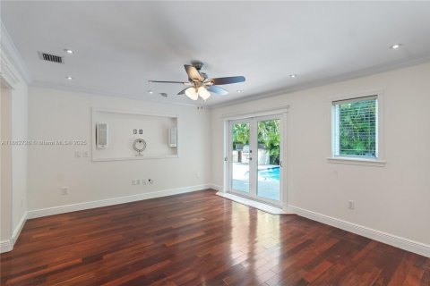 Villa ou maison à vendre à Miami, Floride: 3 chambres, 203.73 m2 № 1890091 - photo 23