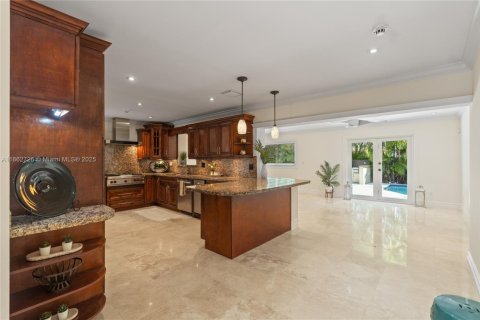 Villa ou maison à vendre à Miami, Floride: 3 chambres, 203.73 m2 № 1890091 - photo 5