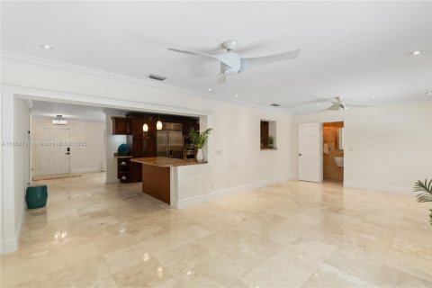 Villa ou maison à vendre à Miami, Floride: 3 chambres, 203.73 m2 № 1890091 - photo 15