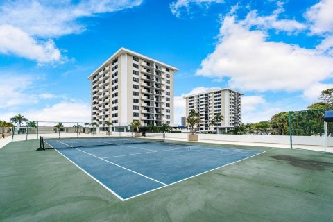 Condo in North Palm Beach, Florida, 2 bedrooms  № 1223582 - photo 1