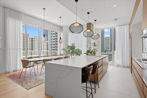 Condominio en venta en Miami, Florida, 3 dormitorios, 244.05 m2 № 2012890 - foto 9