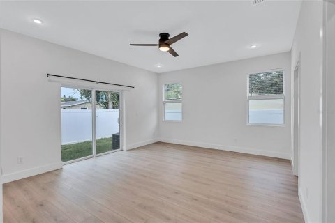 Villa ou maison à vendre à Saint Petersburg, Floride: 4 chambres, 190.91 m2 № 1907497 - photo 11