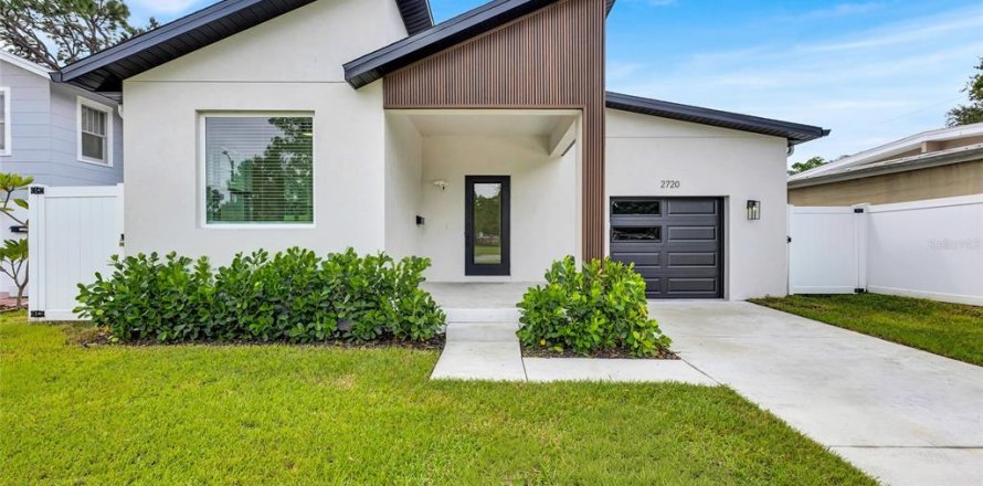 Villa ou maison à Saint Petersburg, Floride 4 chambres, 190.91 m2 № 1907497