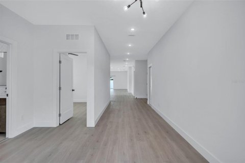 Villa ou maison à vendre à Saint Petersburg, Floride: 4 chambres, 190.91 m2 № 1907497 - photo 18