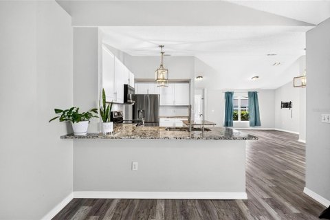 Villa ou maison à vendre à Kissimmee, Floride: 4 chambres, 153.47 m2 № 2334292 - photo 6