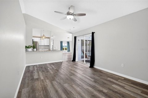 Villa ou maison à vendre à Kissimmee, Floride: 4 chambres, 153.47 m2 № 2334292 - photo 10