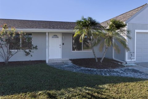 Villa ou maison à vendre à North Port, Floride: 3 chambres, 122.54 m2 № 1544846 - photo 5