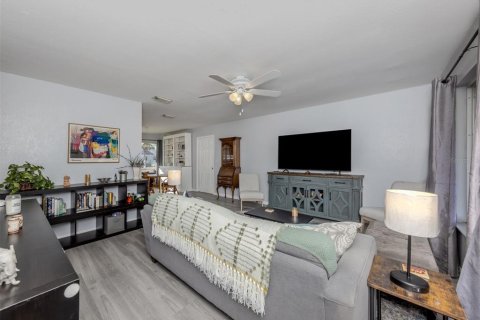 Villa ou maison à vendre à North Port, Floride: 3 chambres, 122.54 m2 № 1544846 - photo 6