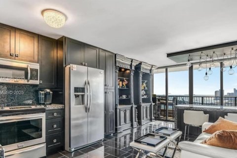 Condominio en venta en Miami, Florida, 2 dormitorios, 74.32 m2 № 1993831 - foto 3