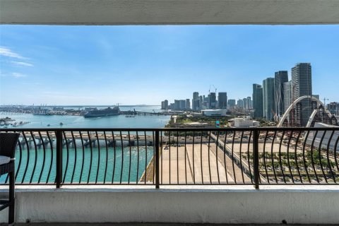 Condominio en venta en Miami, Florida, 2 dormitorios, 74.32 m2 № 1993831 - foto 17