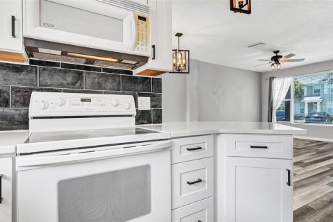 Adosado en alquiler en Tampa, Florida, 2 dormitorios, 106.47 m2 № 1904660 - foto 11