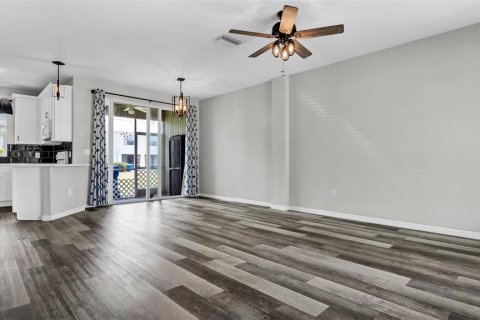Adosado en alquiler en Tampa, Florida, 2 dormitorios, 106.47 m2 № 1904660 - foto 5