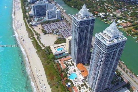 Снять в аренду кондоминиум в Майами-Бич, Флорида 2 спальни, 138.42м2, № 1849159 - фото 3