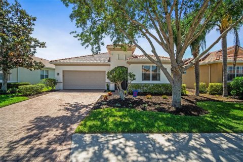 House in Bradenton, Florida 3 bedrooms, 170.94 sq.m. № 1631805 - photo 2