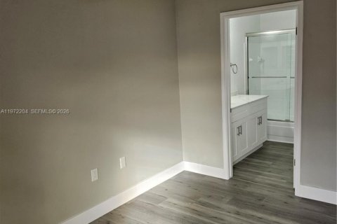 Condo in Oakland Park, Florida, 2 bedrooms  № 2040813 - photo 14