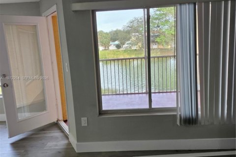 Condo in Oakland Park, Florida, 2 bedrooms  № 2040813 - photo 25