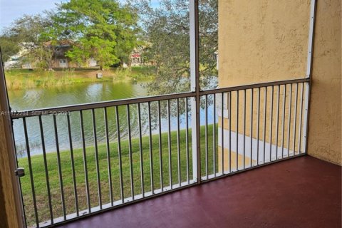 Condo in Oakland Park, Florida, 2 bedrooms  № 2040813 - photo 4