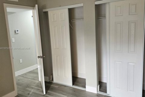 Condo in Oakland Park, Florida, 2 bedrooms  № 2040813 - photo 13