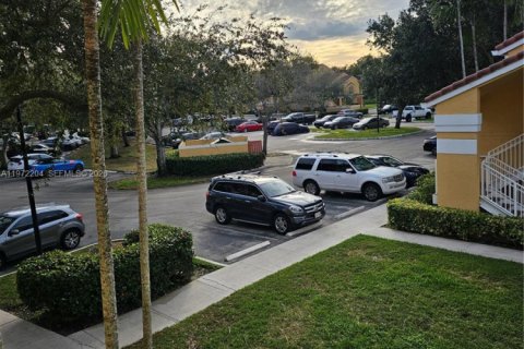 Condo in Oakland Park, Florida, 2 bedrooms  № 2040813 - photo 12