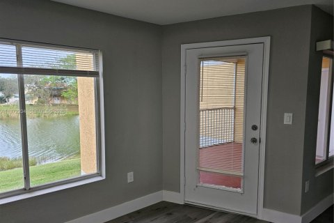 Condo in Oakland Park, Florida, 2 bedrooms  № 2040813 - photo 26