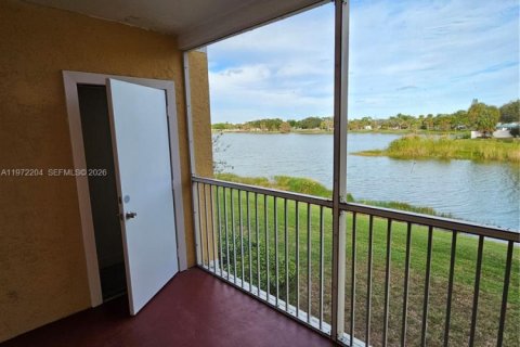 Condo in Oakland Park, Florida, 2 bedrooms  № 2040813 - photo 6