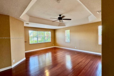 Villa ou maison à louer à Pembroke Pines, Floride: 5 chambres, 331.2 m2 № 1981845 - photo 9