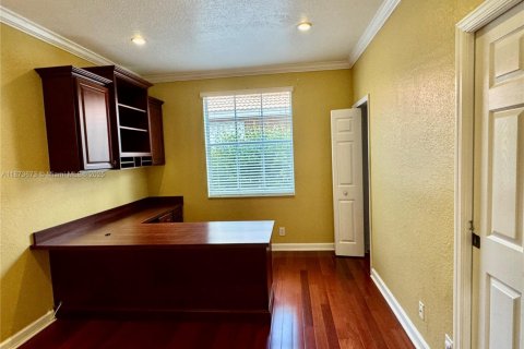 Villa ou maison à louer à Pembroke Pines, Floride: 5 chambres, 331.2 m2 № 1981845 - photo 8