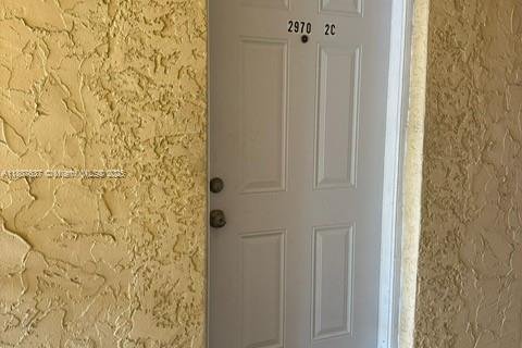 Copropriété à vendre à Lauderhill, Floride: 2 chambres, 99.41 m2 № 1978214 - photo 1