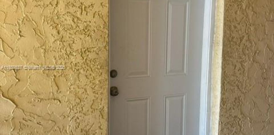 Condo à Lauderhill, Floride, 2 chambres  № 1978214