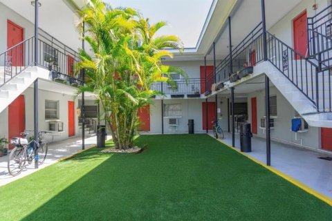 Apartment in Saint Petersburg, Florida 3 rooms, 37.16 sq.m. № 2379066
