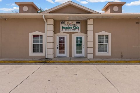 Immobilier commercial à vendre à Punta Gorda, Floride: 941.47 m2 № 2223163 - photo 6