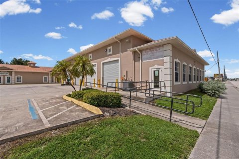 Immobilier commercial à vendre à Punta Gorda, Floride: 941.47 m2 № 2223163 - photo 25