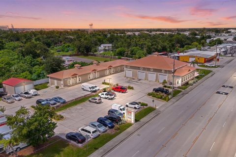 Immobilier commercial à vendre à Punta Gorda, Floride: 941.47 m2 № 2223163 - photo 2