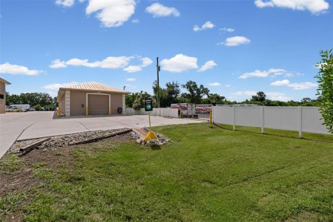 Immobilier commercial à vendre à Punta Gorda, Floride: 941.47 m2 № 2223163 - photo 20