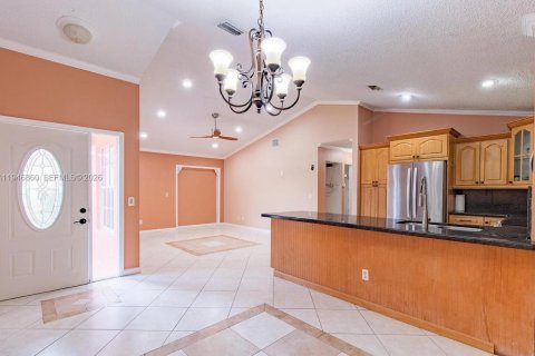 House in Miramar, Florida 4 bedrooms, 128.95 sq.m. № 2003617 - photo 4