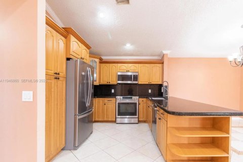 House in Miramar, Florida 4 bedrooms, 128.95 sq.m. № 2003617 - photo 6