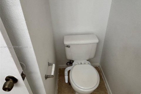 Condominio en alquiler en Oakland Park, Florida, 2 dormitorios, 116.69 m2 № 2045241 - foto 10