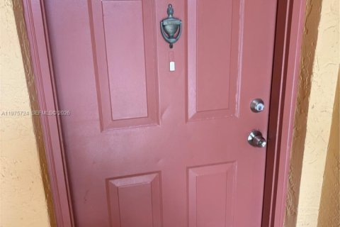 Condominio en alquiler en Oakland Park, Florida, 2 dormitorios, 116.69 m2 № 2045241 - foto 2