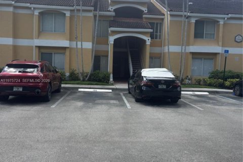 Condominio en Oakland Park, Florida, 2 dormitorios  № 2045241