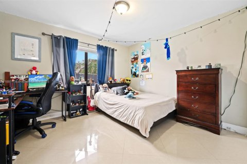 Villa ou maison à vendre à Miami, Floride: 6 chambres, 276.11 m2 № 1930413 - photo 16